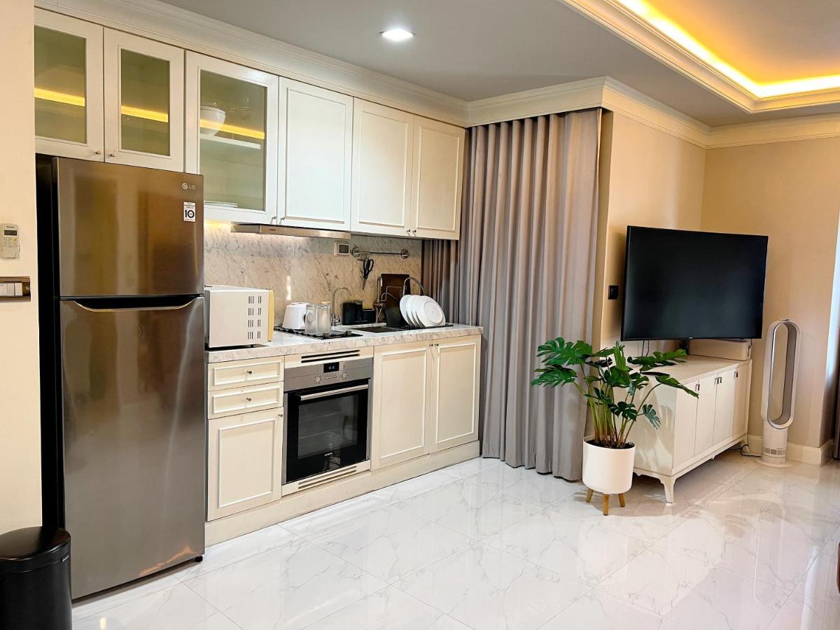 Grand Diamond Condominium Бангкок Екстер'єр фото