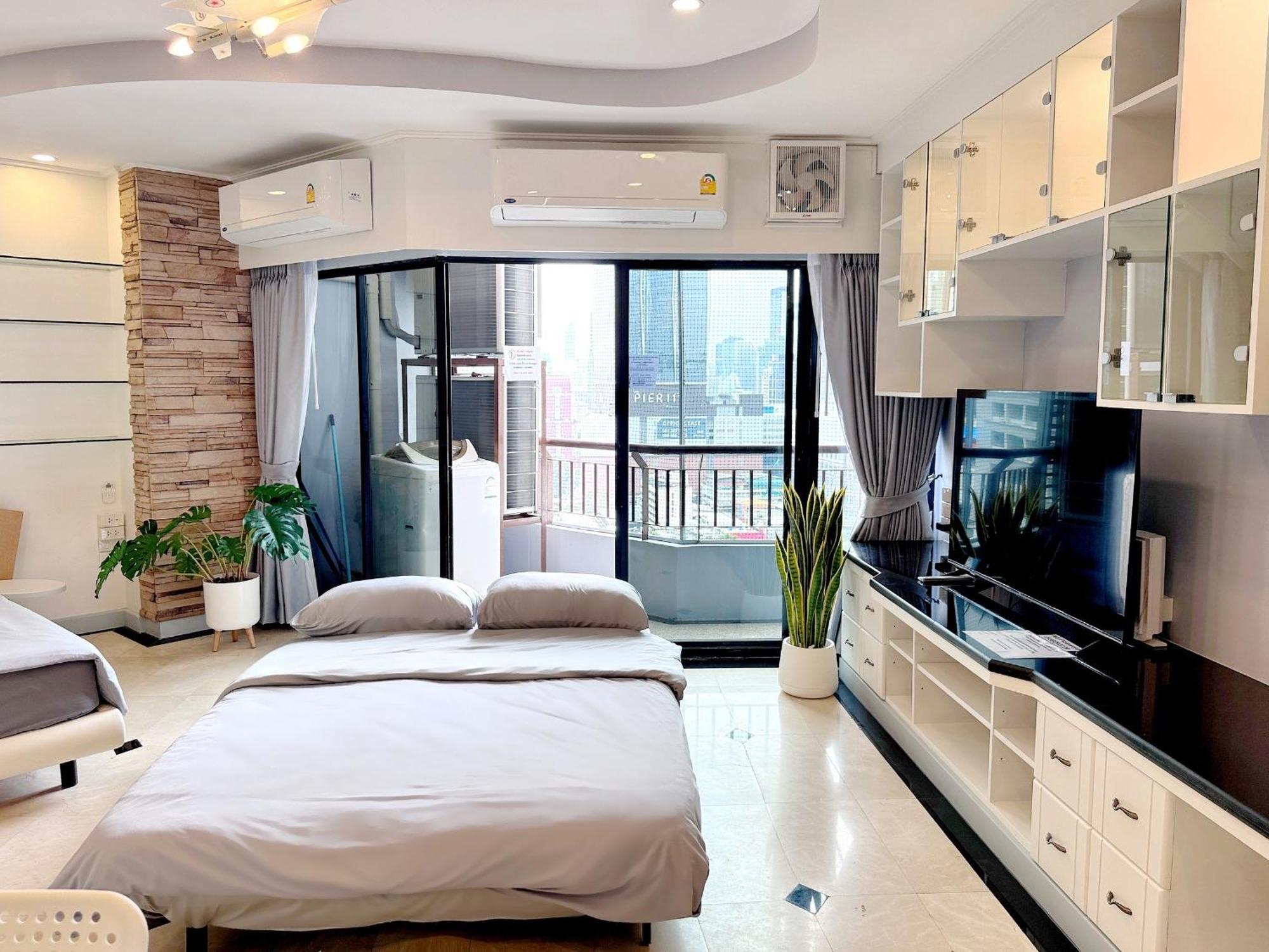Grand Diamond Condominium Бангкок Екстер'єр фото